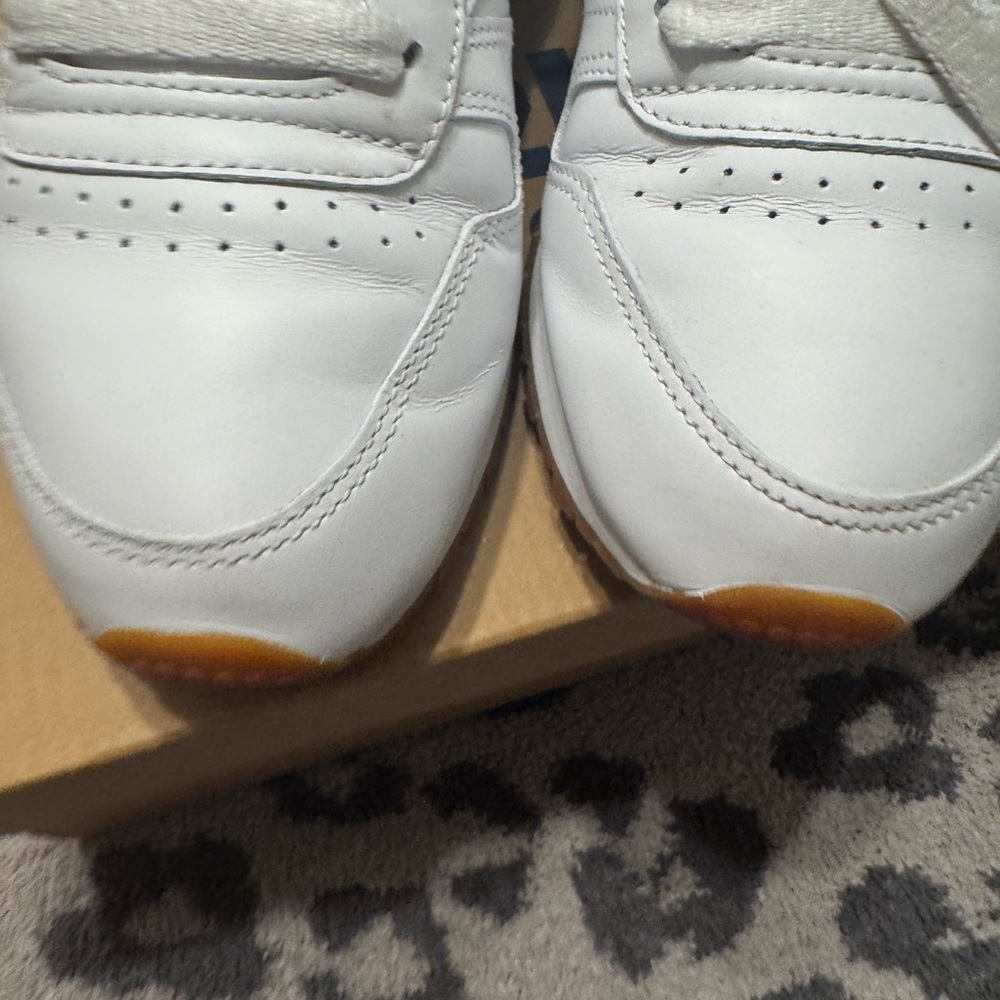 Reebok White Leather Sneakers with Gum Outsole - Picture 3 of 10